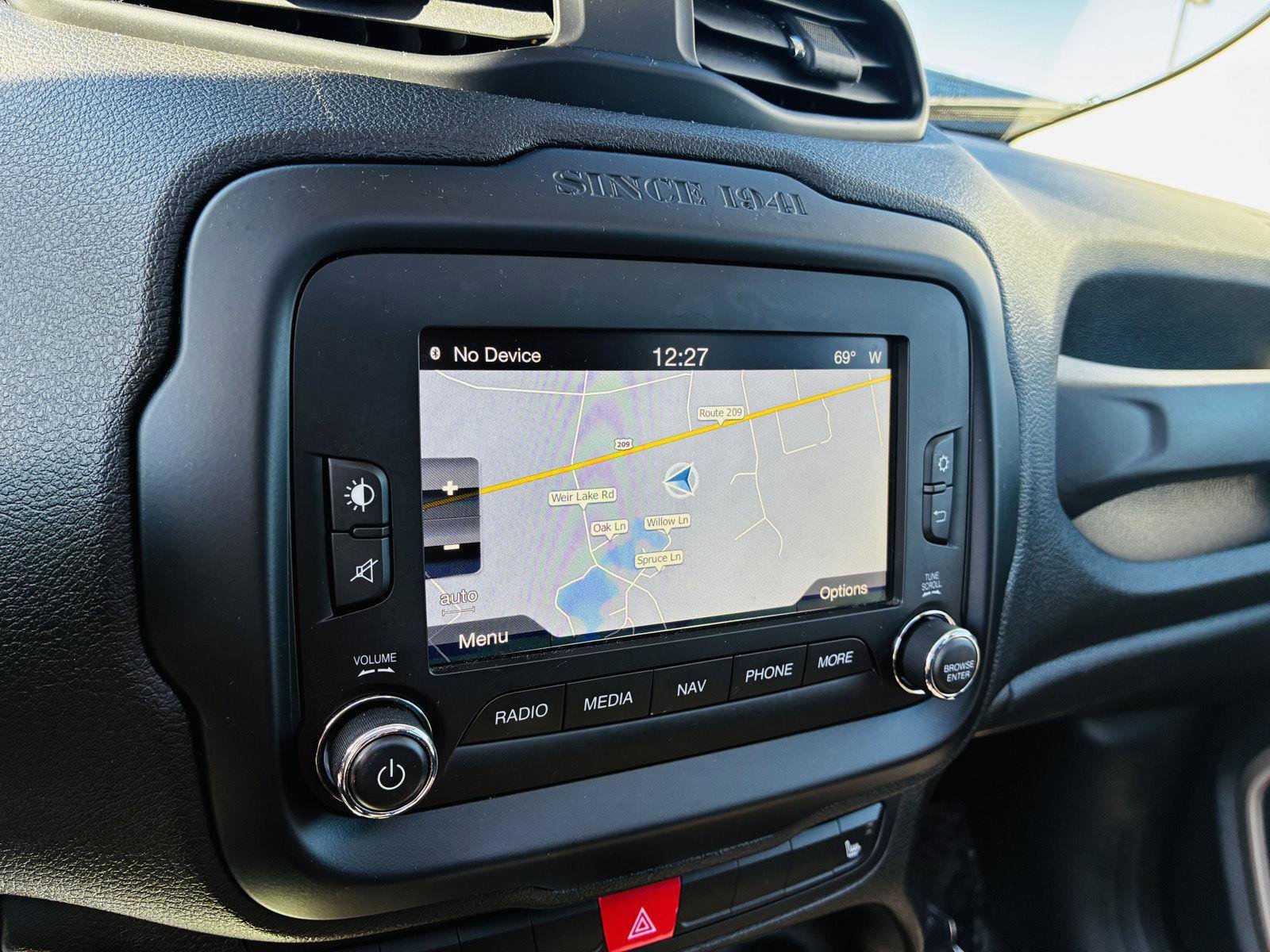 Used 2016 Jeep Renegade Latitude image 27