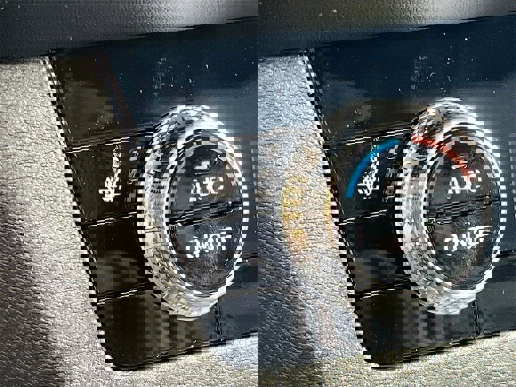 New 2025 Mitsubishi Outlander SE image 20