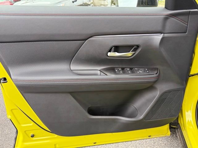 New 2025 Nissan Kicks SR image 11