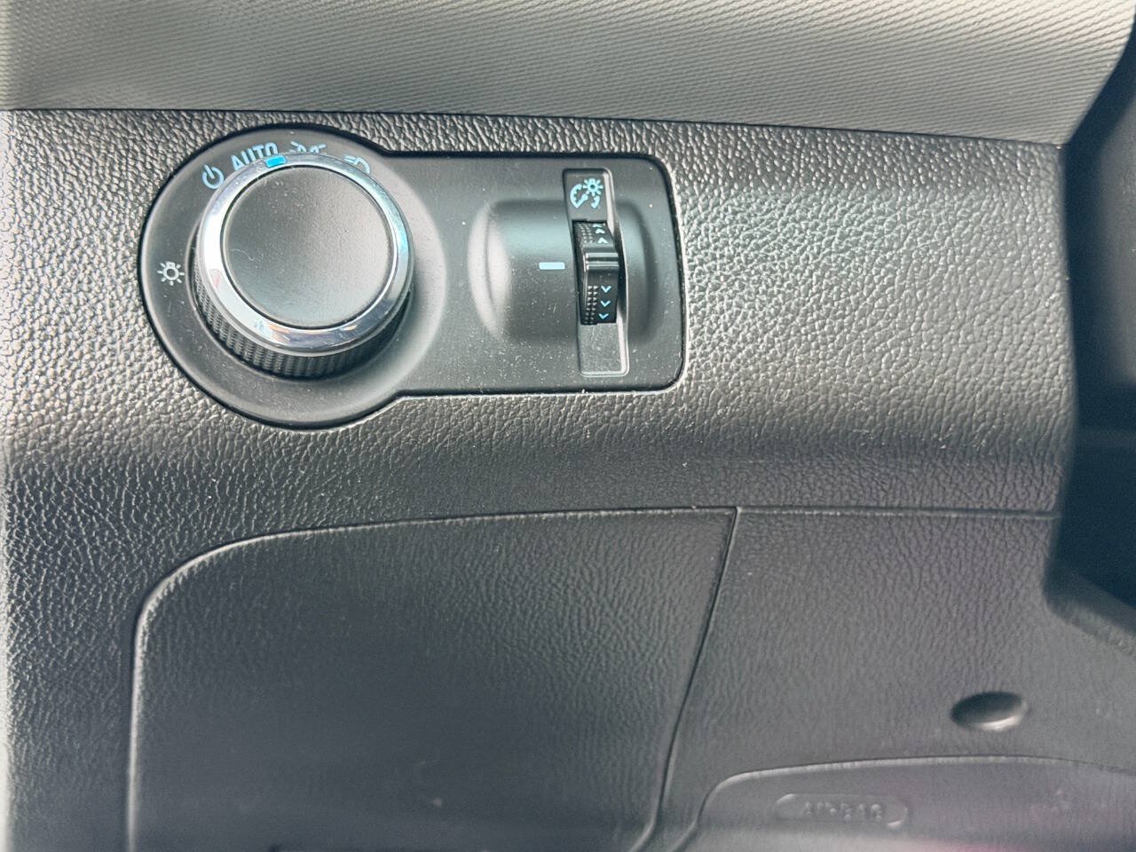 Used 2016 Chevrolet Sonic LT FWD image 33