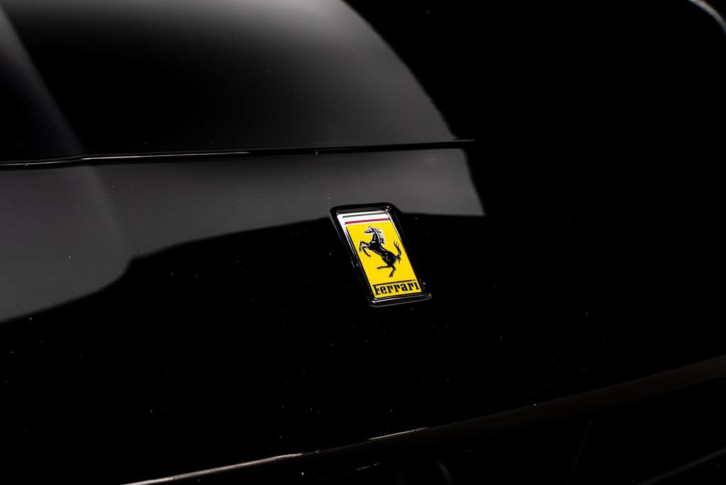 Used 2019 Ferrari Portofino RWD image 4