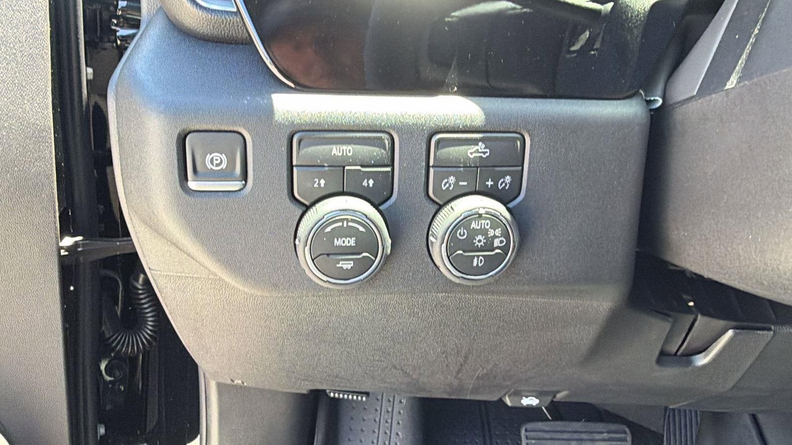 New 2026 Chevrolet Silverado 1500 RST w/ RST Select Package AWD/4WD image 15