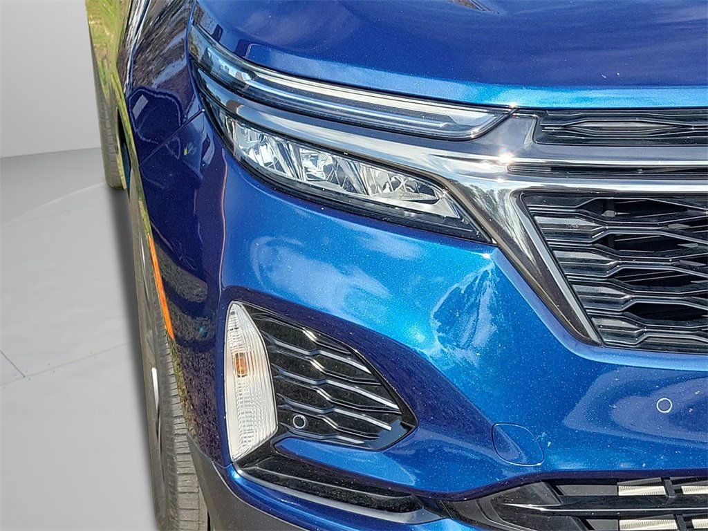 Used 2023 Chevrolet Equinox RS w/ RS Leather Package image 3