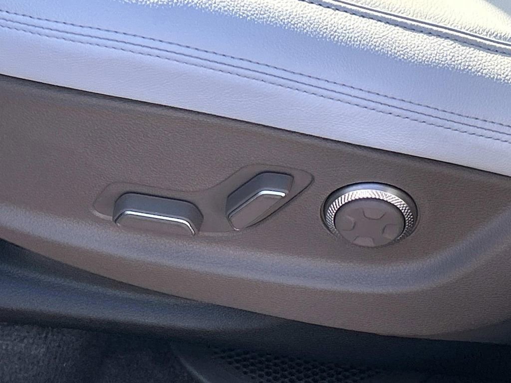 New 2026 Genesis GV70 2.5T Advanced image 15