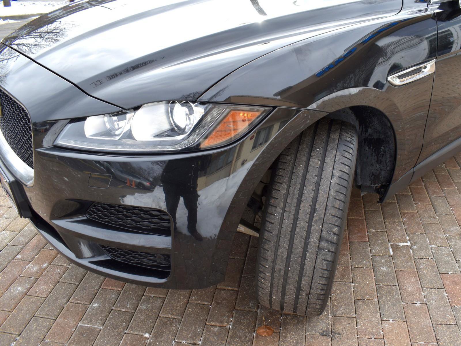 Used 2019 Jaguar F-PACE Prestige image 7