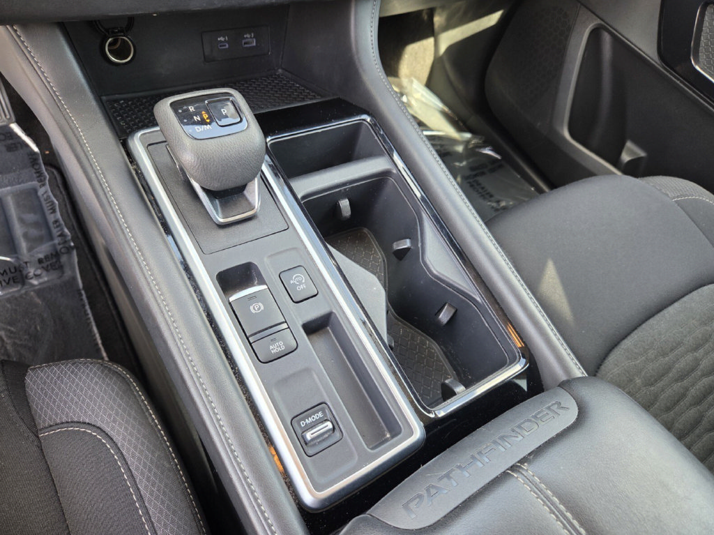 Certified 2025 Nissan Pathfinder SV FWD image 14