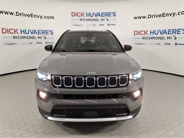 Used 2024 Jeep Compass Limited image 2