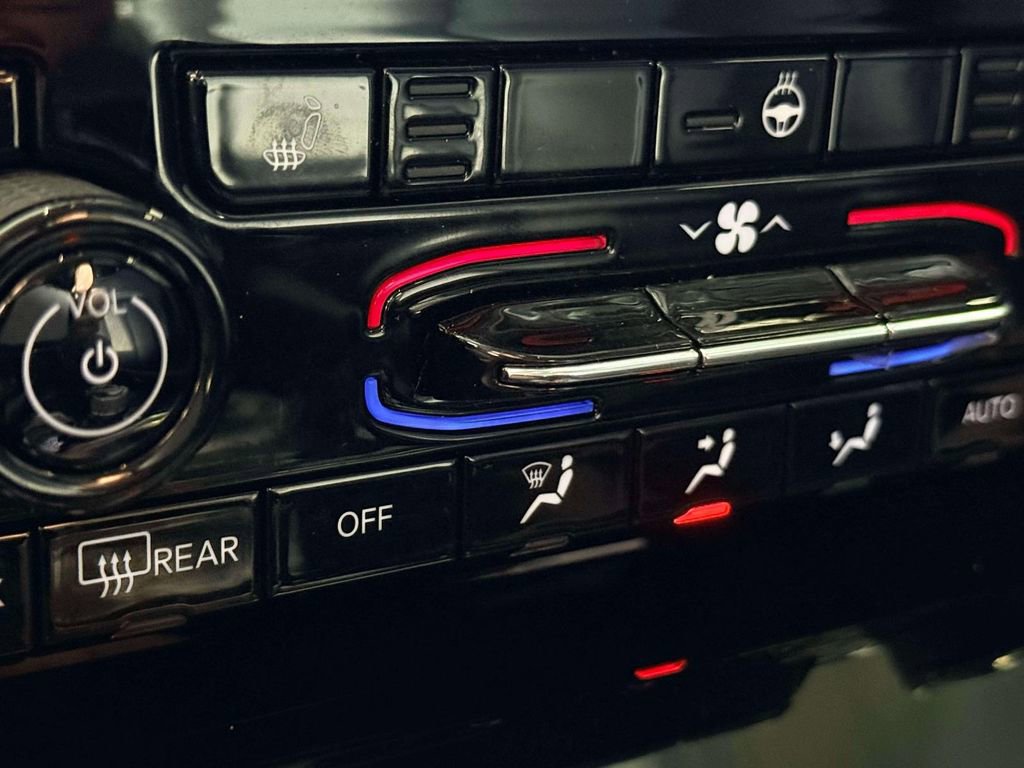 Used 2023 Jeep Grand Cherokee 4WD 4xe image 22