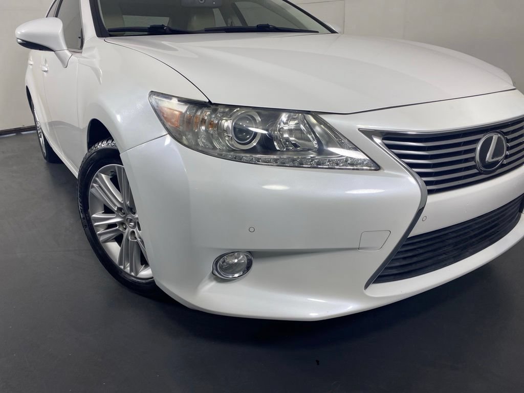 Used 2015 Lexus ES 350 w/ Premium Package FWD image 4