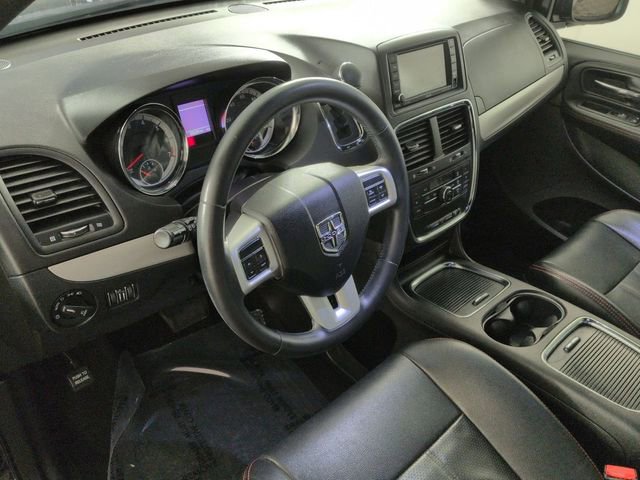 Used 2014 Dodge Grand Caravan R/T image 11