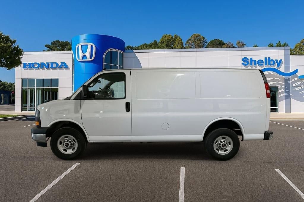 Used 2024 GMC Savana 2500 w/ Driver Convenience Package image 5