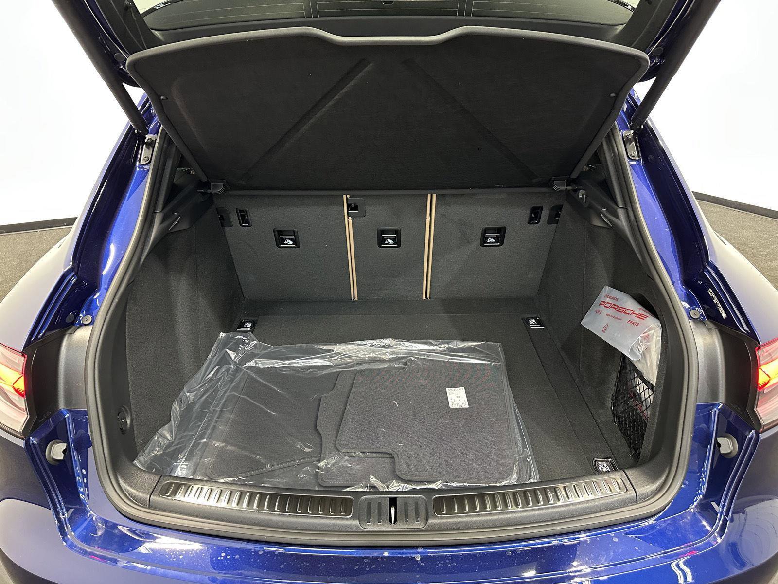 Certified 2026 Porsche Macan Turbo image 35