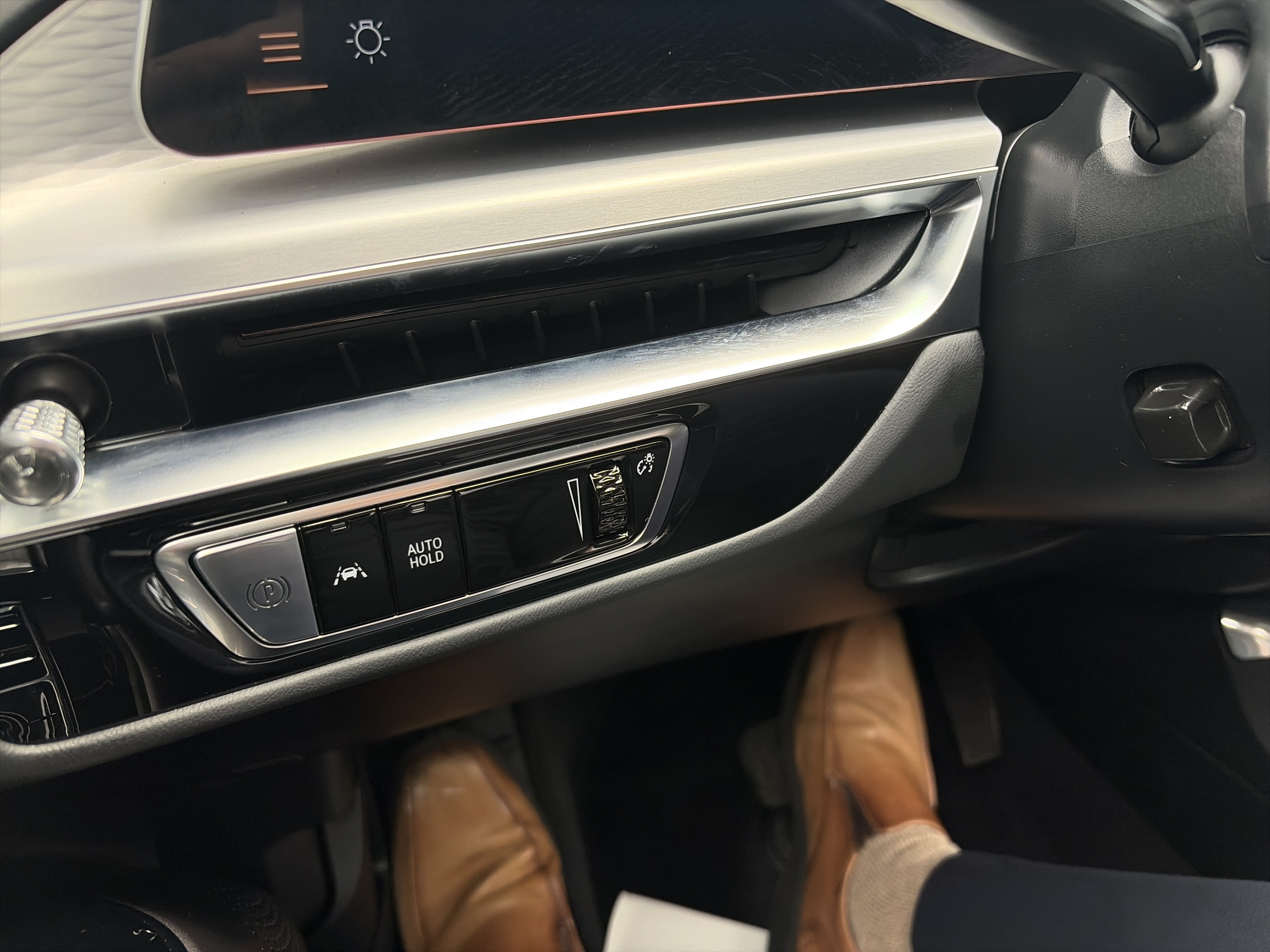 Used 2025 Cadillac Lyriq Sport w/ LPO, Floor Liner Package AWD/4WD image 20