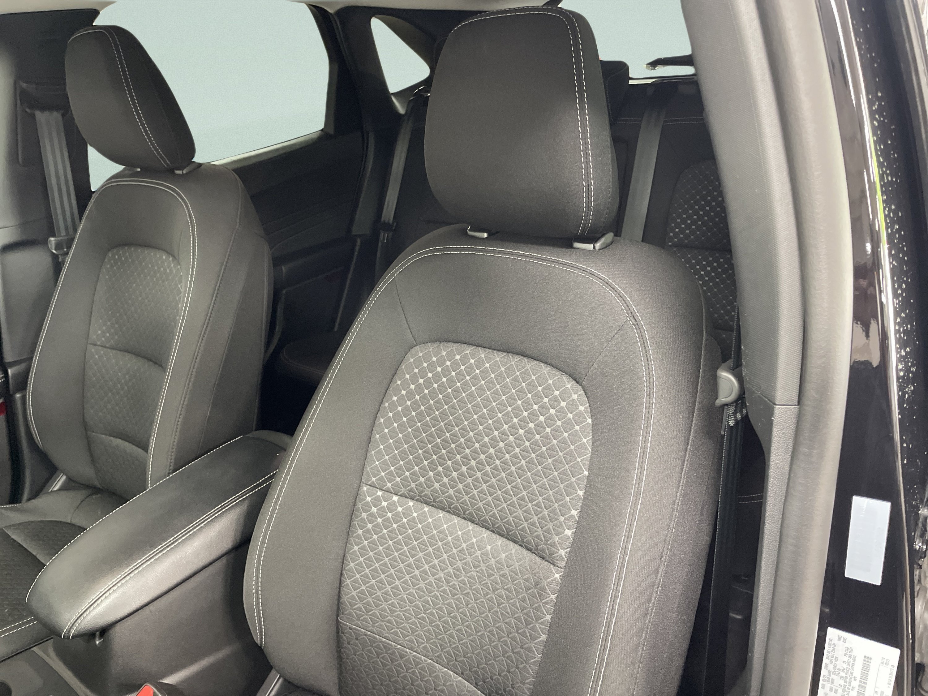 Used 2025 Ford Escape Active AWD/4WD image 13