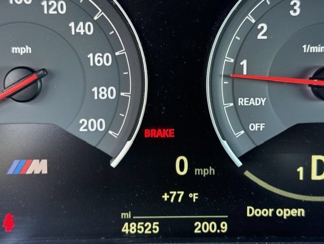 Used 2015 BMW M4 Convertible RWD image 4