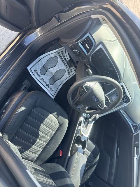 Used 2016 Ford Fusion SE FWD image 23