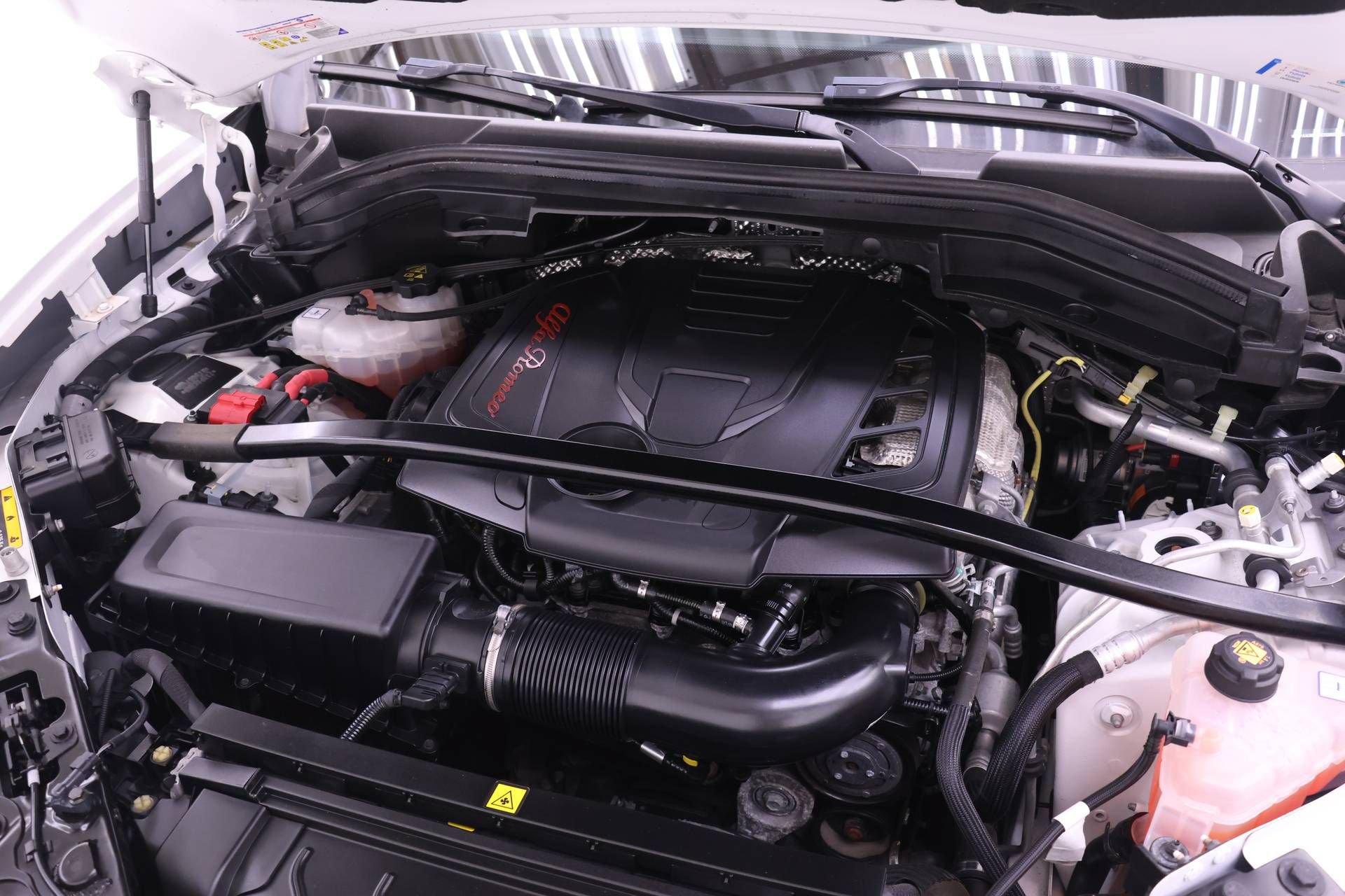 Certified 2024 Alfa Romeo Stelvio Veloce AWD/4WD image 23