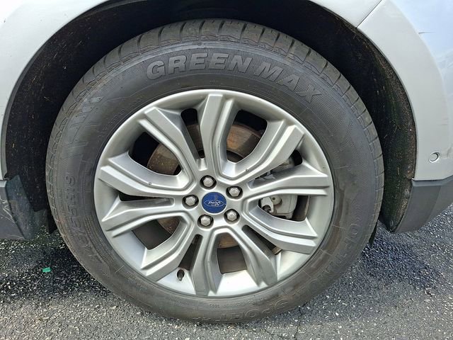 Used 2019 Ford Edge Titanium w/ Equipment Group 301A AWD/4WD image 8