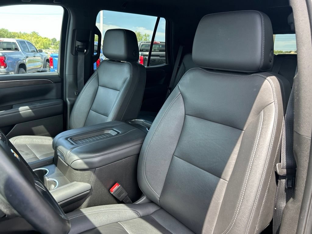 Used 2024 Chevrolet Tahoe LT w/ Luxury Package AWD/4WD image 18