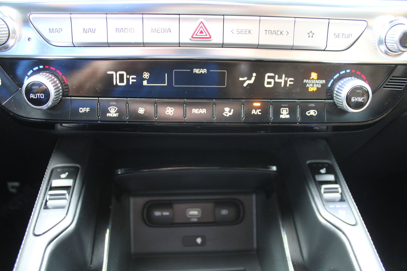 Used 2022 Kia Telluride SX w/ SX Prestige Package image 48