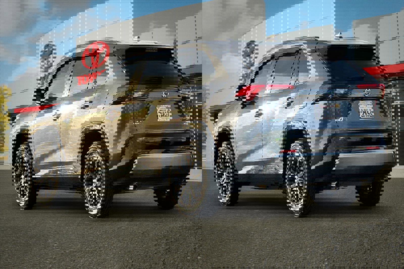 Certified 2023 Toyota RAV4 SE image 5