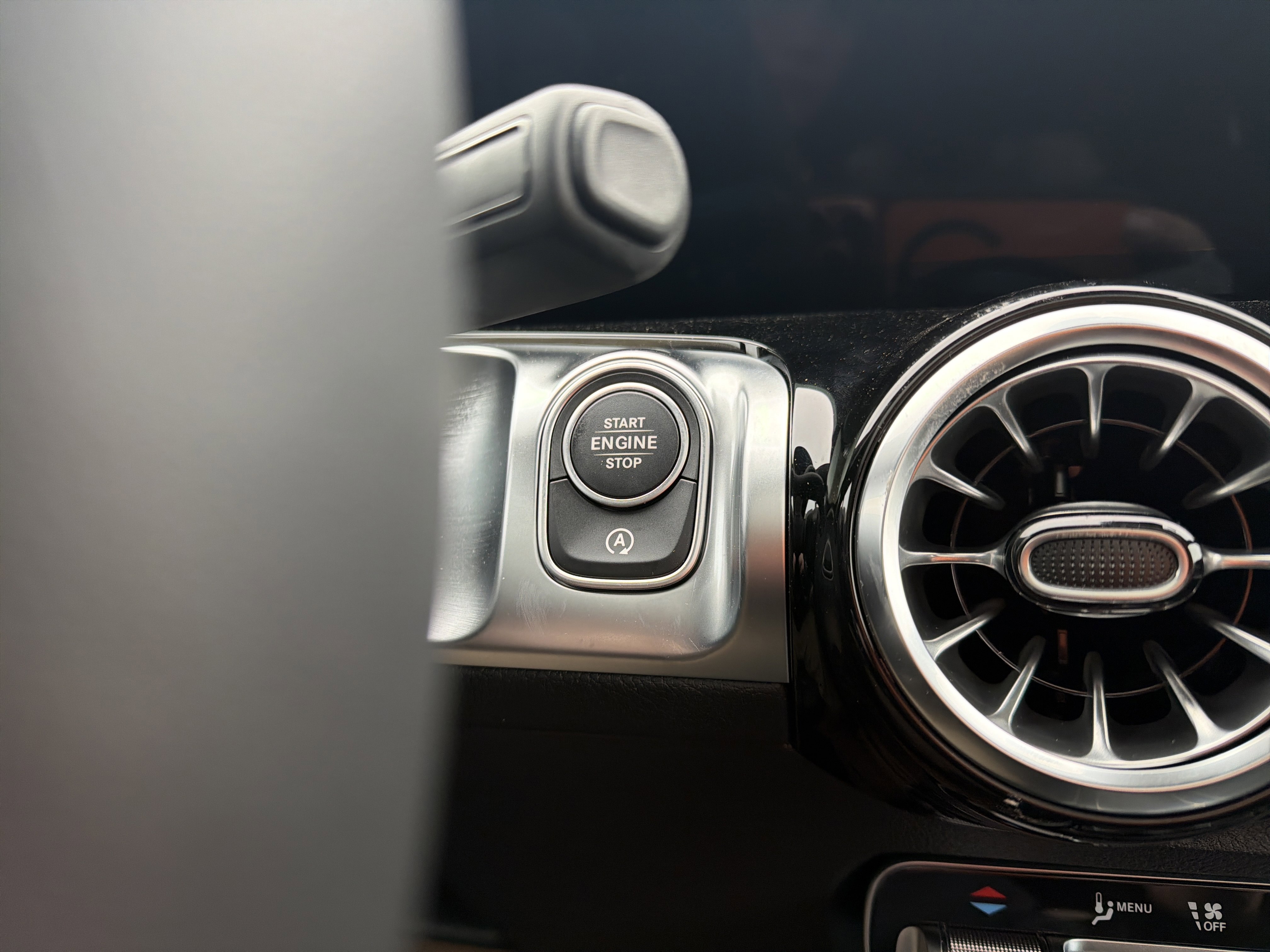 New 2026 Mercedes-Benz GLB 250 4MATIC image 19