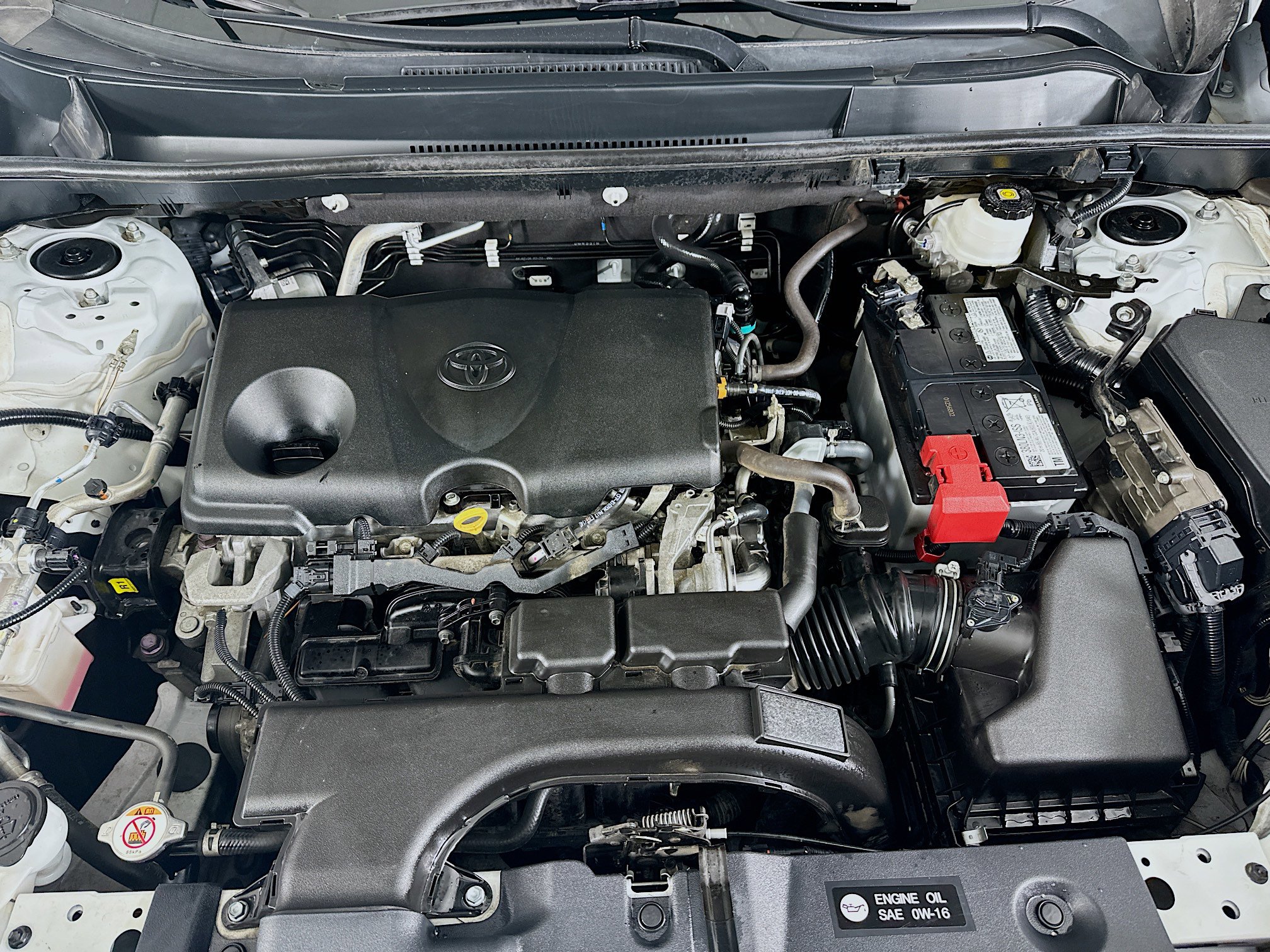 Used 2021 Toyota RAV4 LE AWD/4WD image 29
