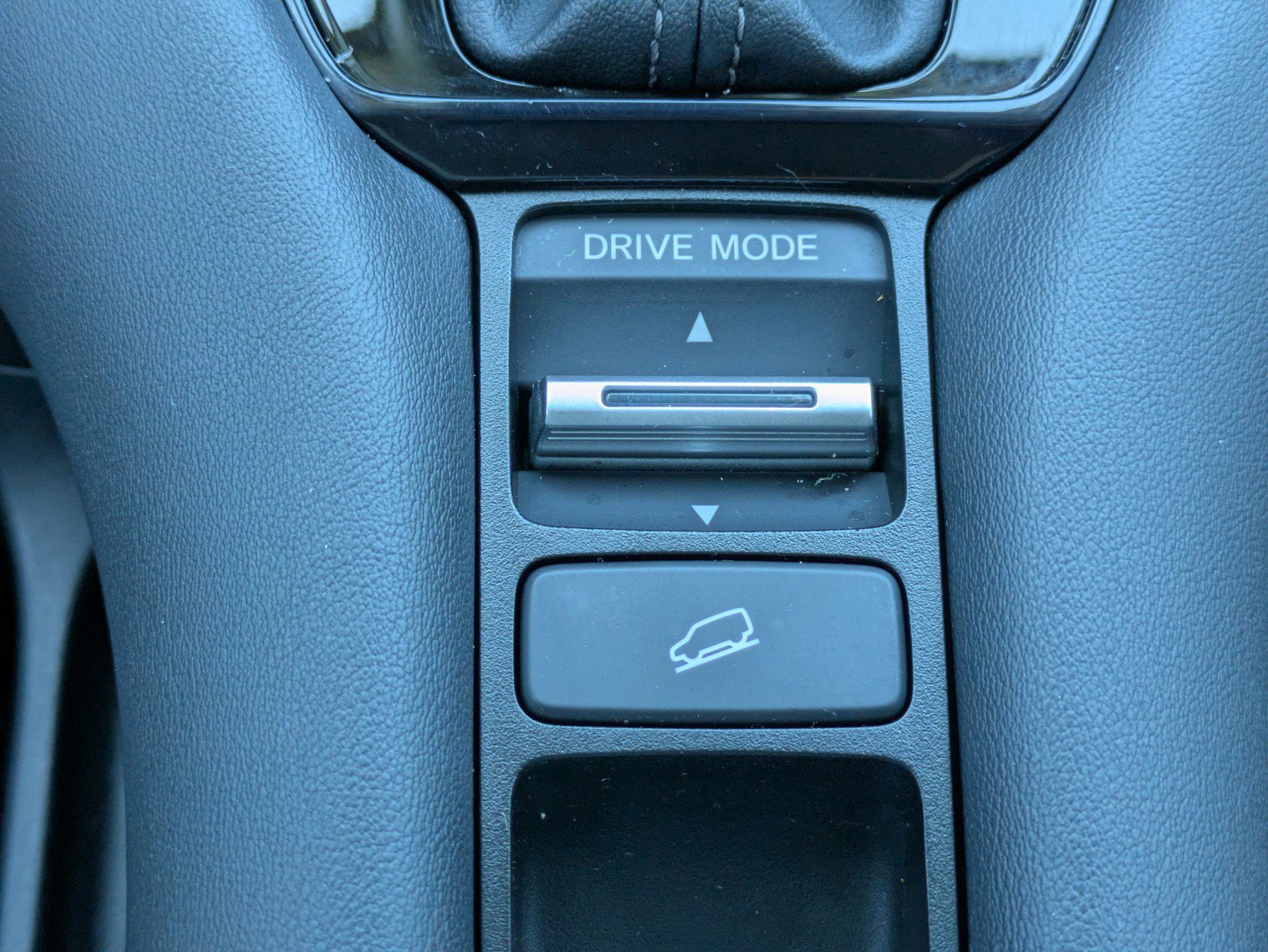 Used 2023 Honda HR-V LX image 24