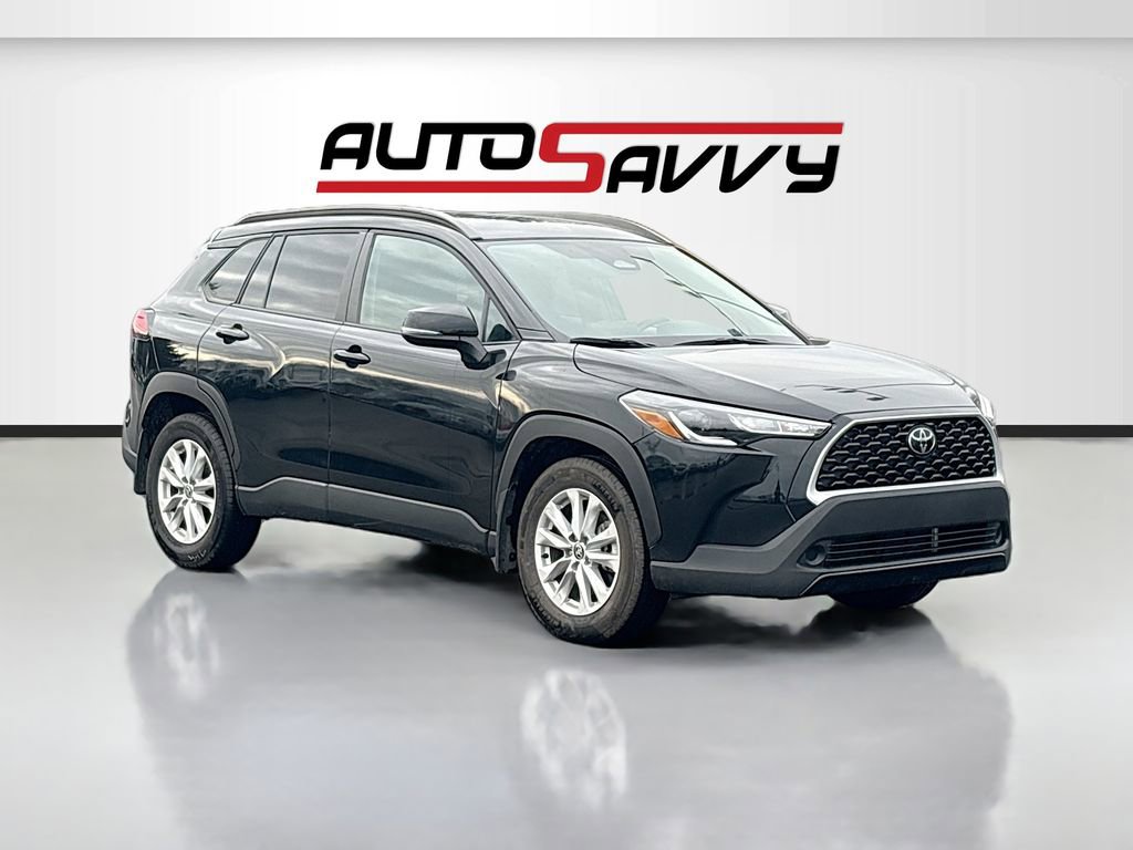 Used 2023 Toyota Corolla Cross LE w/ Moonroof Package image 1