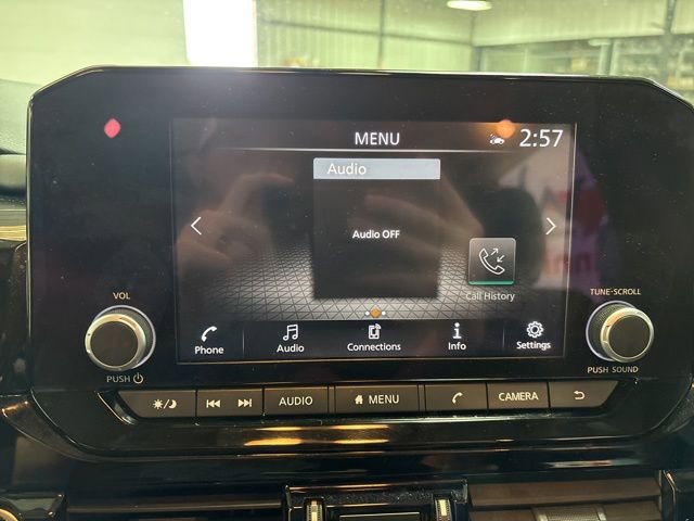 Used 2024 Nissan Pathfinder SV FWD image 19