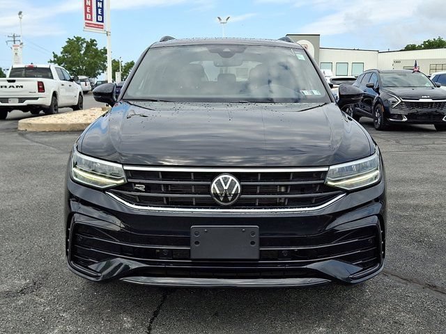 Certified 2022 Volkswagen Tiguan SE R-Line AWD/4WD image 2
