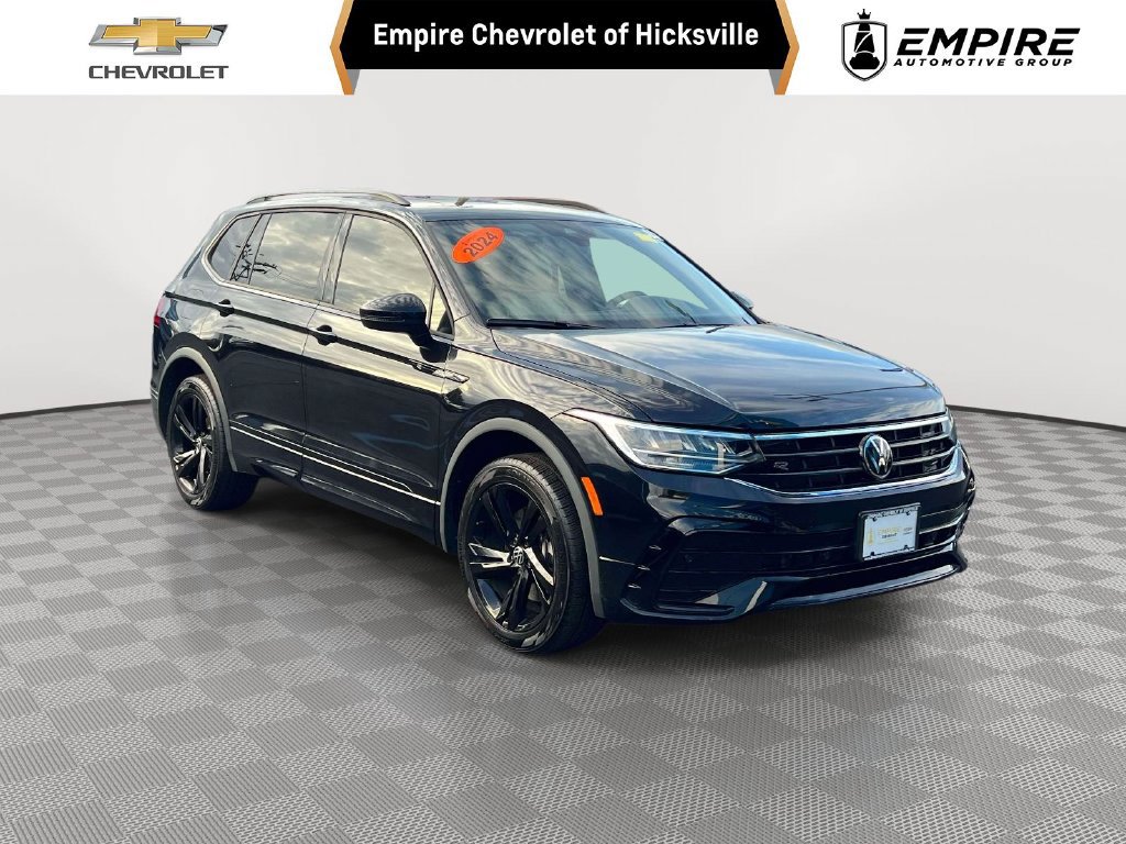 Used 2024 Volkswagen Tiguan SE R-Line