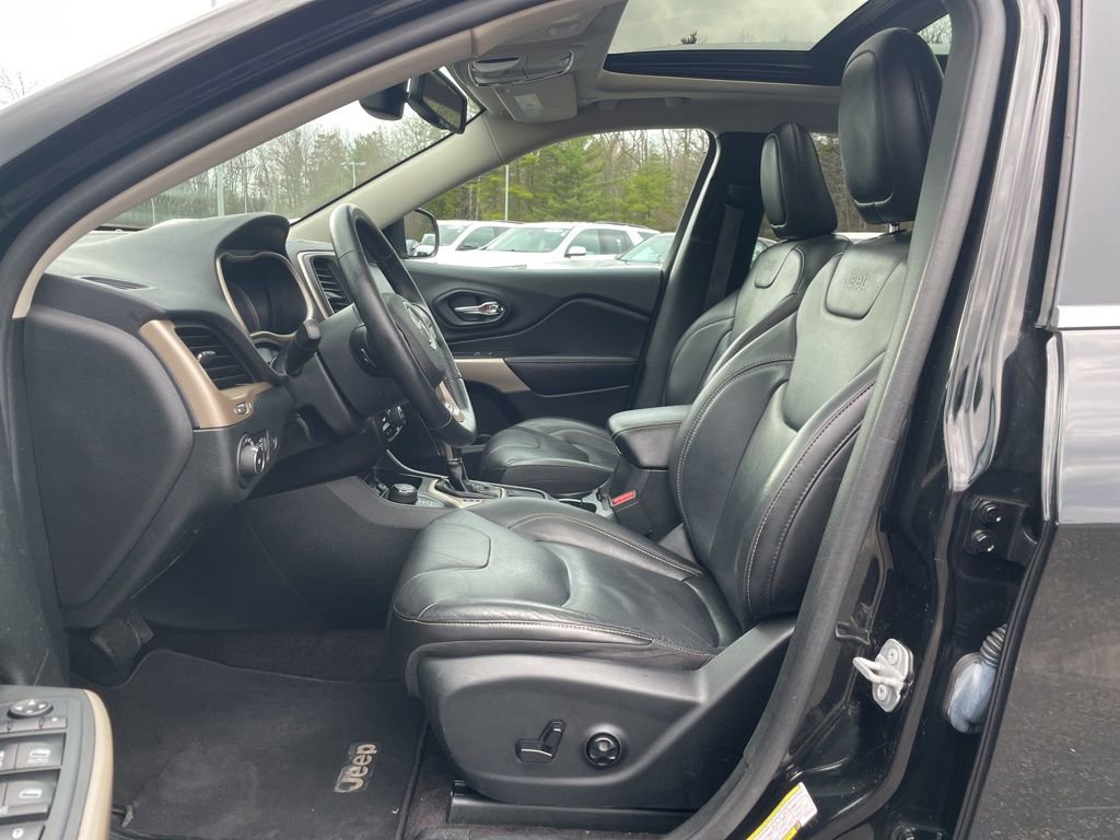 Used 2018 Jeep Cherokee Limited image 31