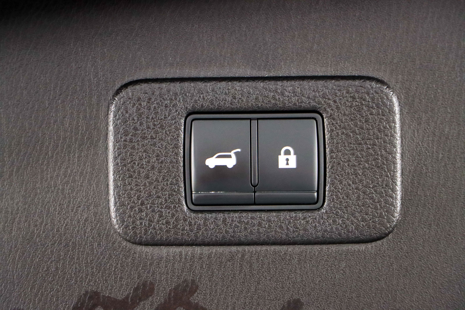 Used 2022 Nissan Armada SL image 33