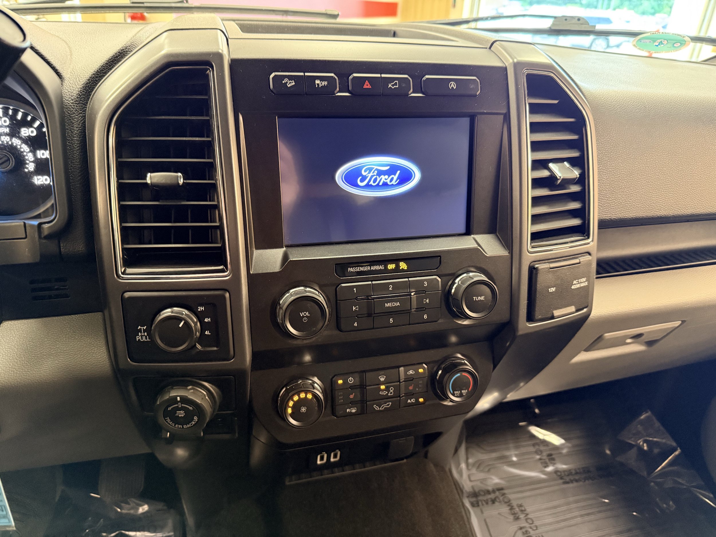 Used 2019 Ford F150 XLT w/ Equipment Group 302A Luxury AWD/4WD image 26