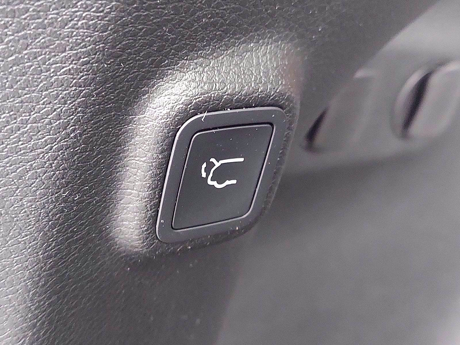 Certified 2019 Jeep Cherokee Limited image 29