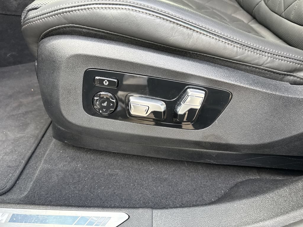 Used 2024 BMW X6 xDrive40i w/ Premium Package AWD/4WD image 24