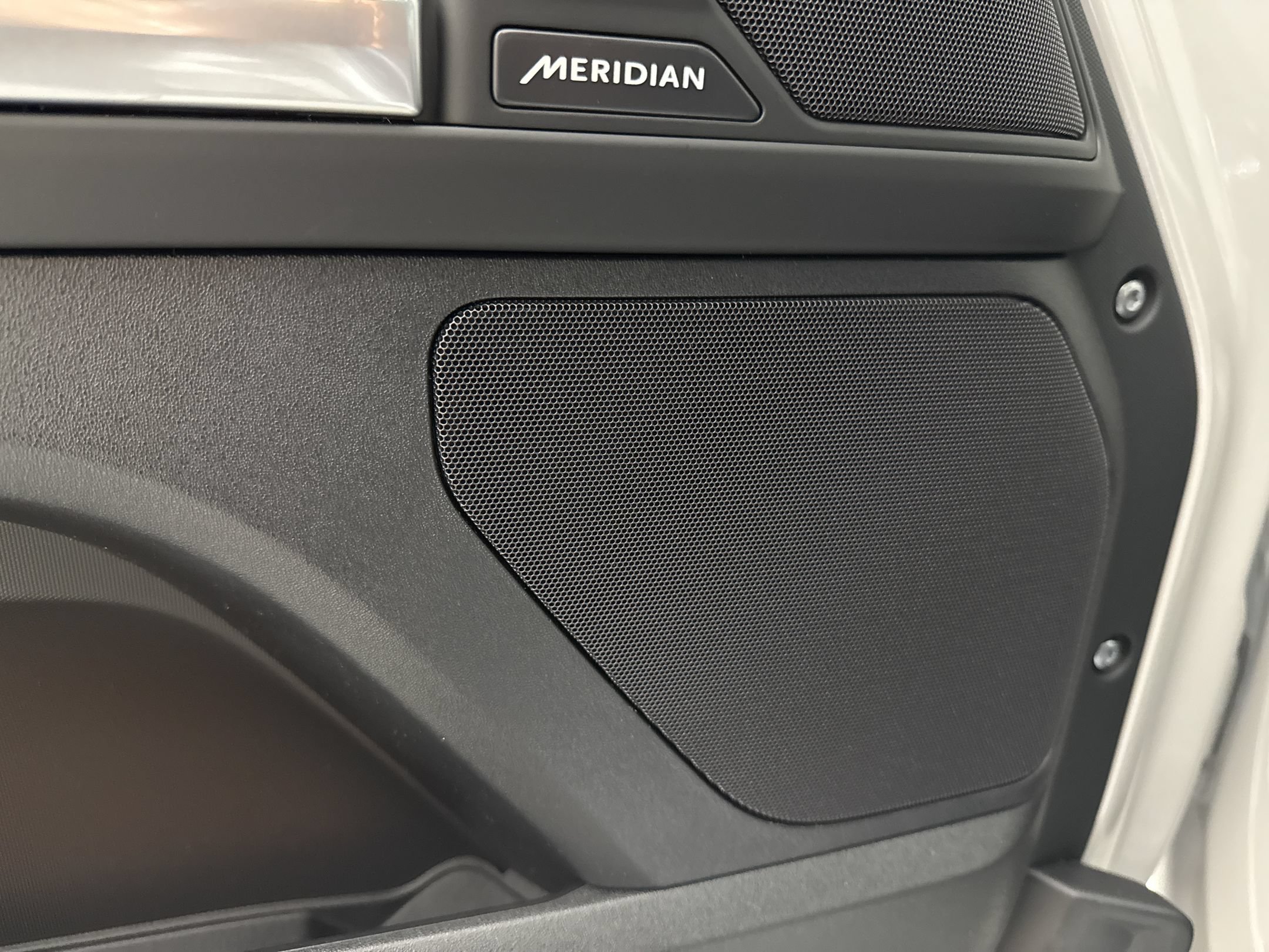 New 2026 Land Rover Defender 110 S AWD/4WD image 25