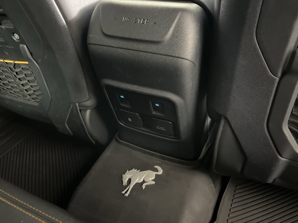 Used 2022 Ford Bronco Badlands image 10