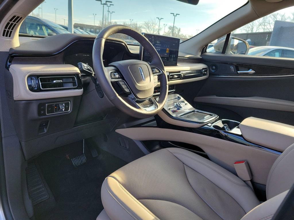 Certified 2023 Lincoln Nautilus Reserve w/ Equipment Group 201A image 20