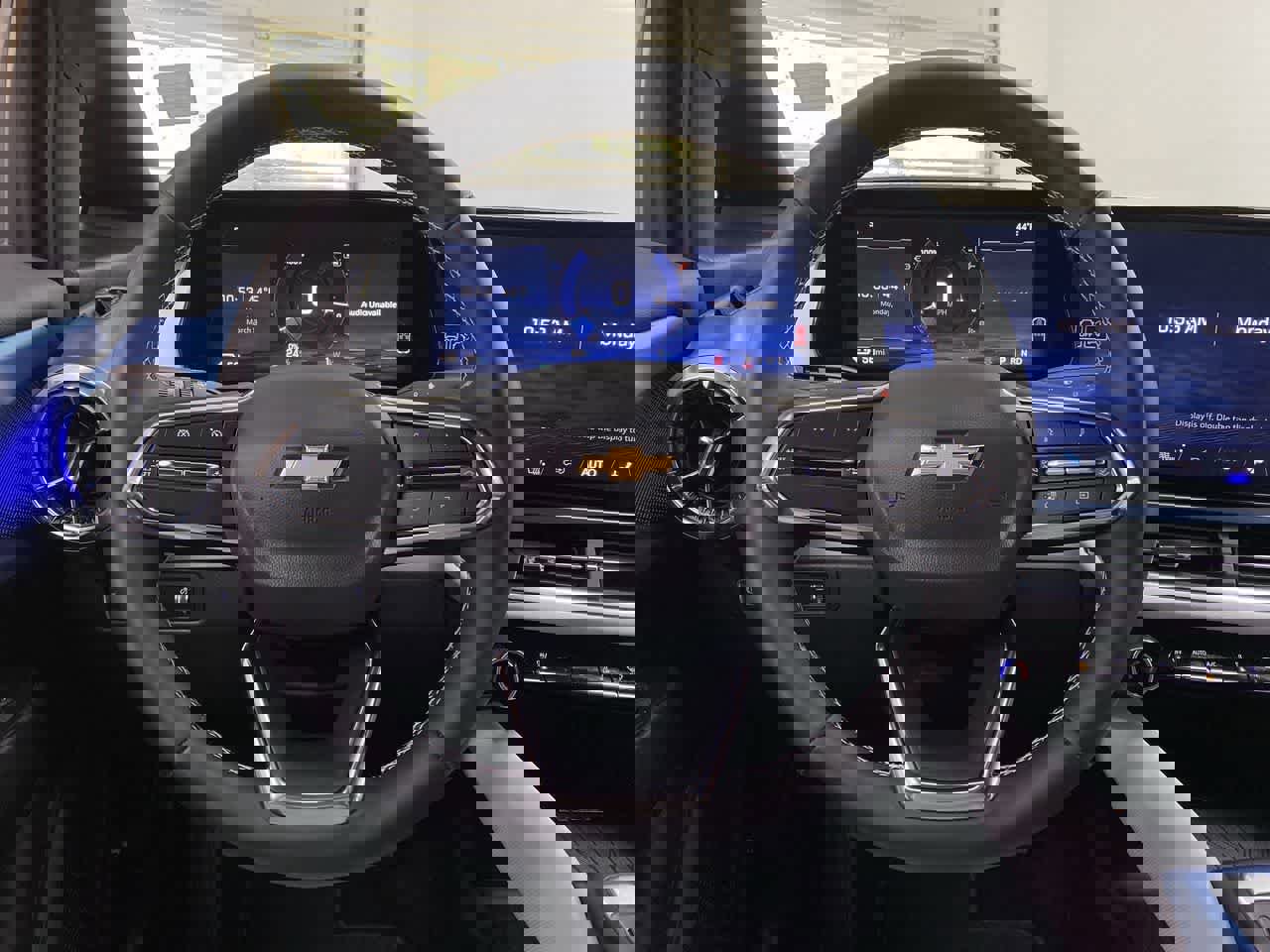 Used 2025 Chevrolet Equinox EV LT w/ Convenience Package image 19