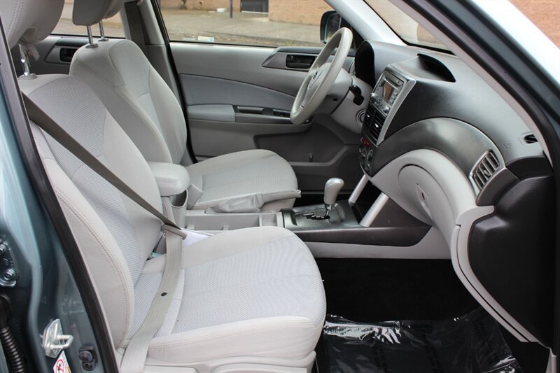 Used 2012 Subaru Forester 2.5X w/ Alloy Wheel Pkg AWD/4WD image 18