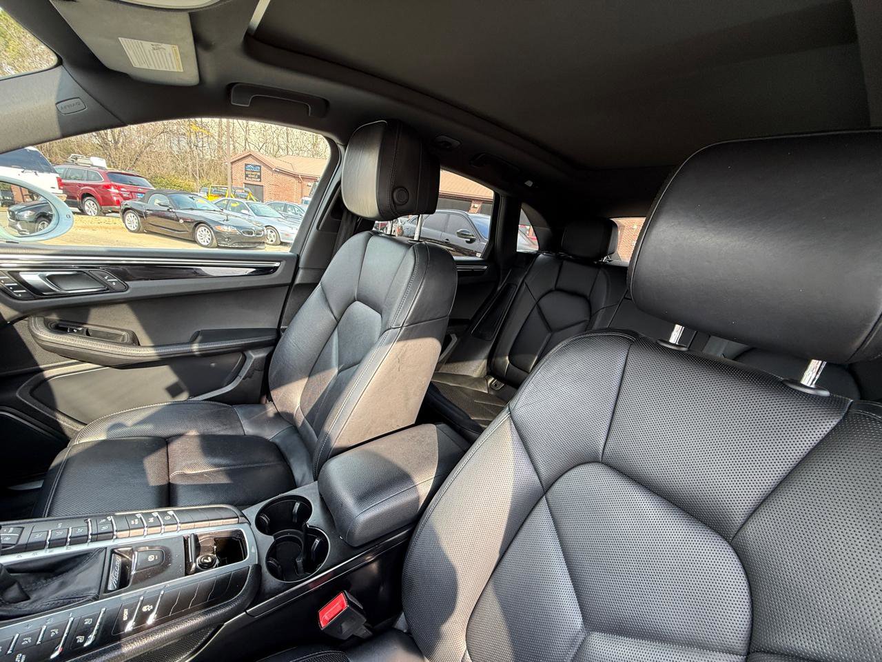 Used 2017 Porsche Macan S image 22