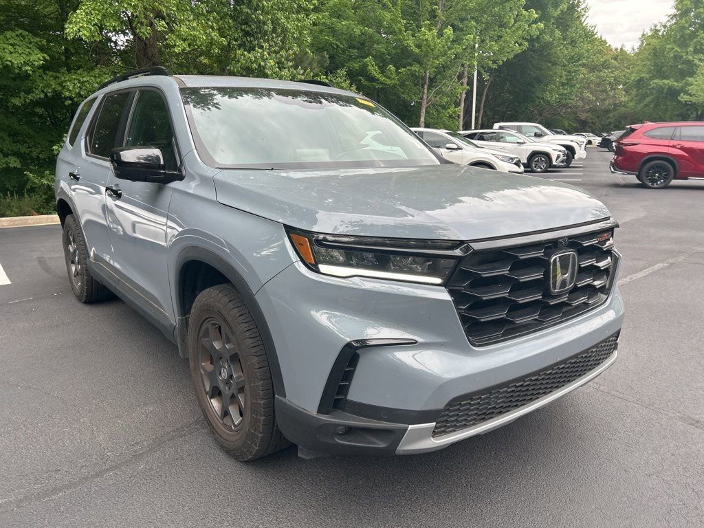 Used 2024 Honda Pilot TrailSport image 1