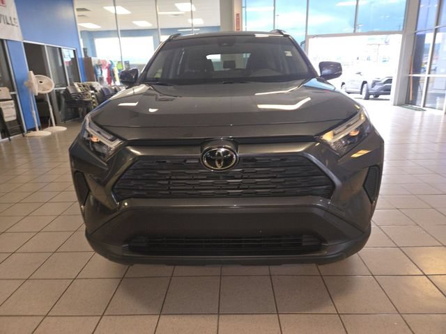 Used 2023 Toyota RAV4 XLE w/ Convenience Package FWD image 3