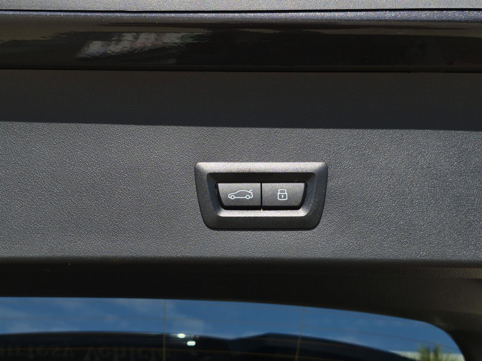 Certified 2025 BMW X3 xDrive30i w/ Premium Package image 9