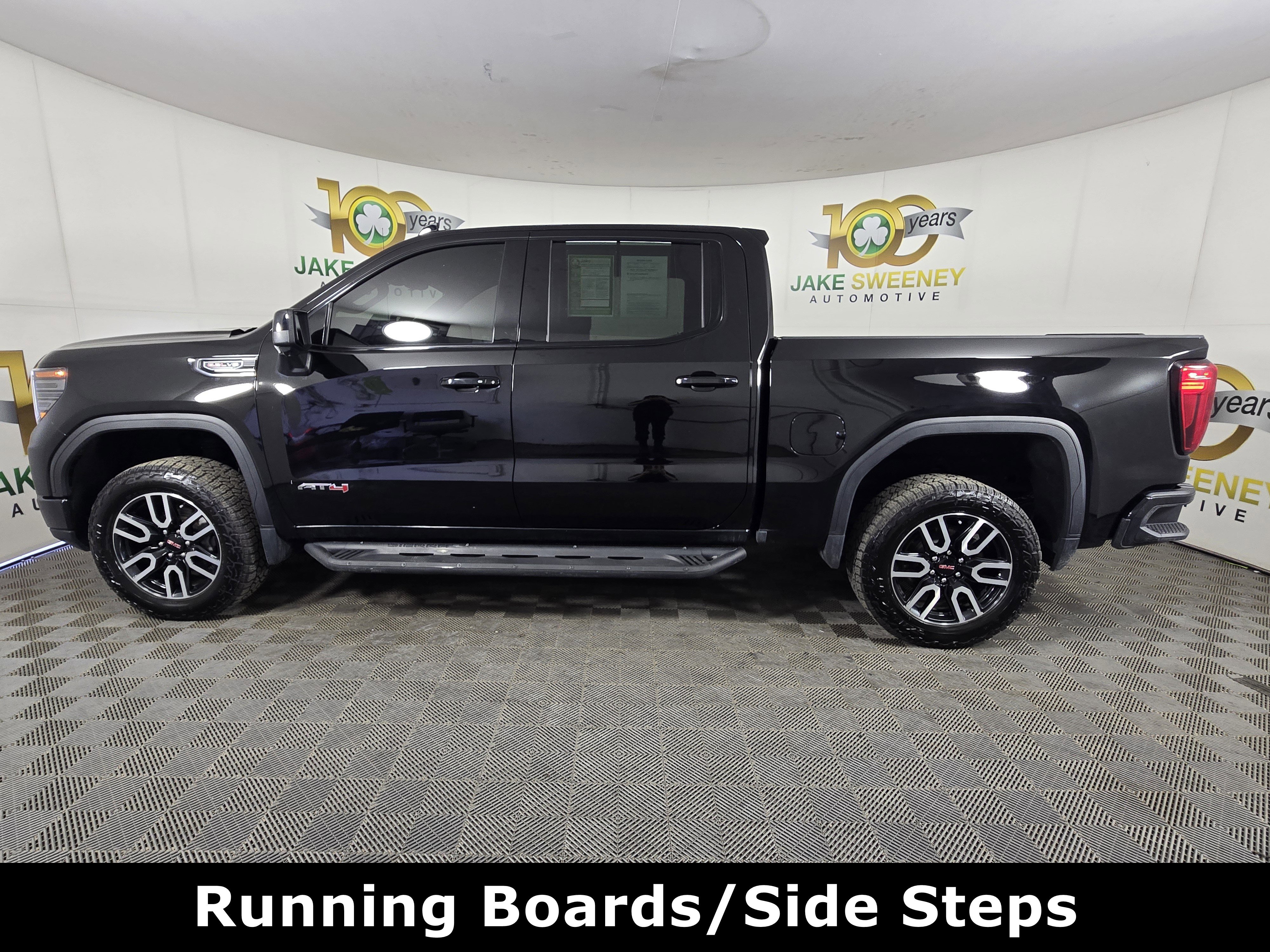 Certified 2024 GMC Sierra 1500 AT4 w/ Technology Package AWD/4WD image 4