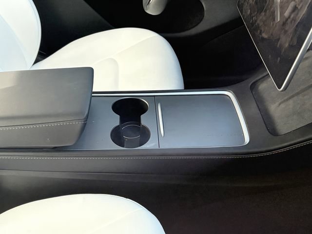 Used 2024 Tesla Model Y Long Range image 9