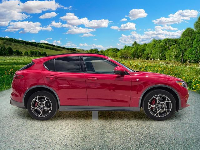 Used 2022 Alfa Romeo Stelvio Ti w/ Active Assist Plus Package AWD/4WD image 7