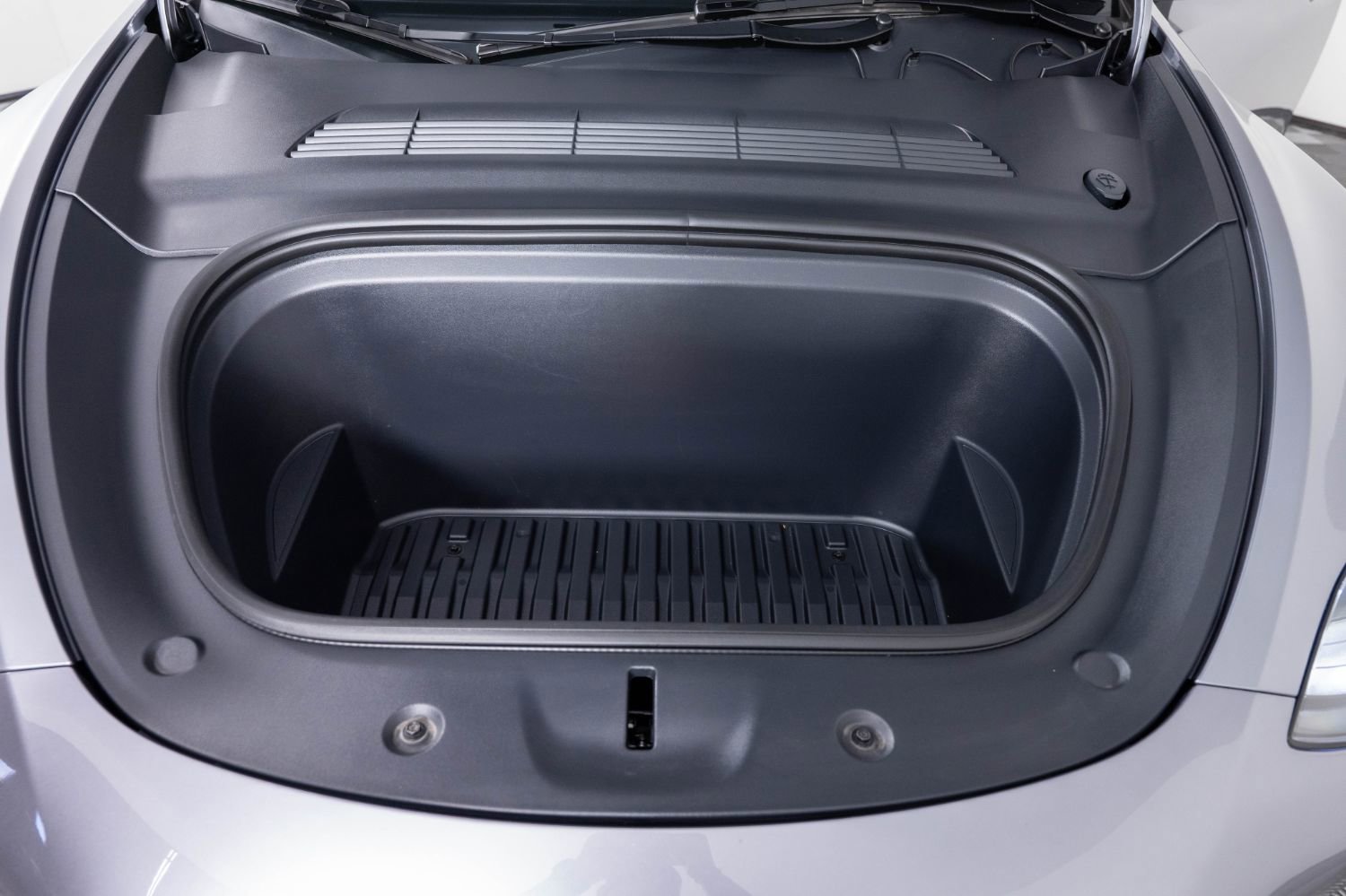 Used 2025 Tesla Model Y Long Range RWD image 37
